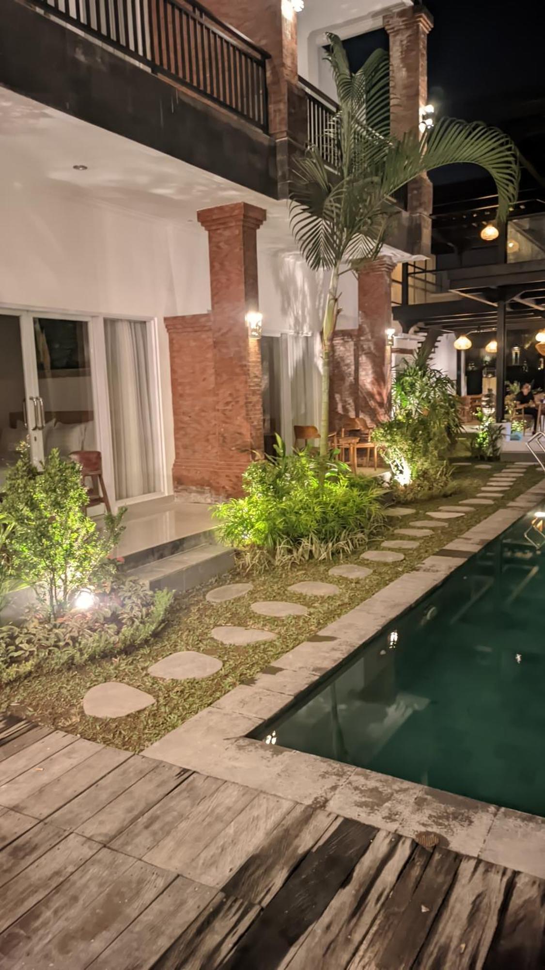 Sujiwa Ubud Hotel & Villa ภายนอก รูปภาพ